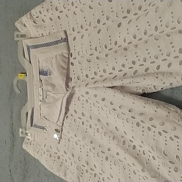 Lovely ladies white pants - Picture 4 of 12